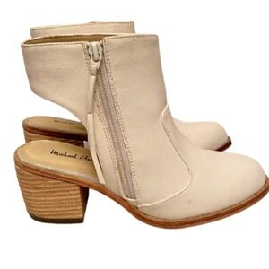 MICHAEL ANTONIO 6.5 Ankle Boots Shoes Chunky Stacked Heel Cream